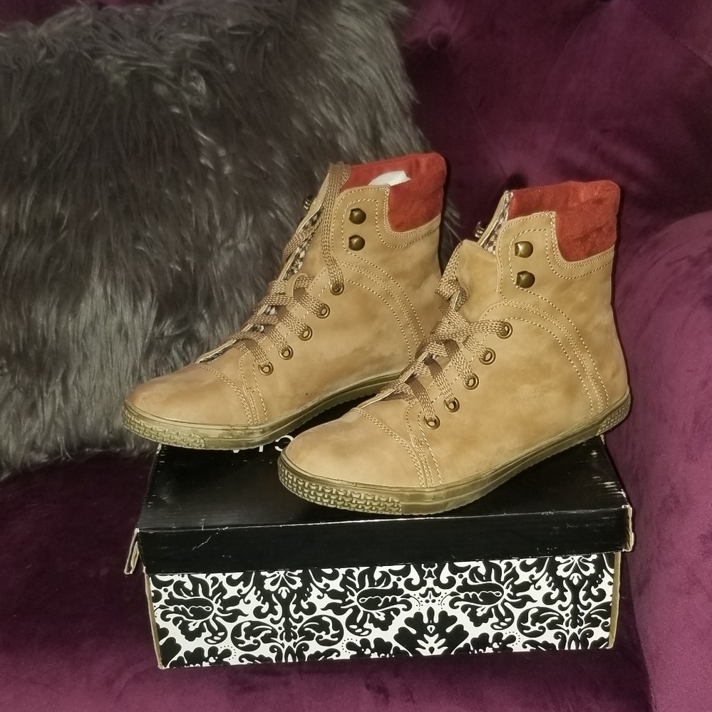 Size 7 Bootie